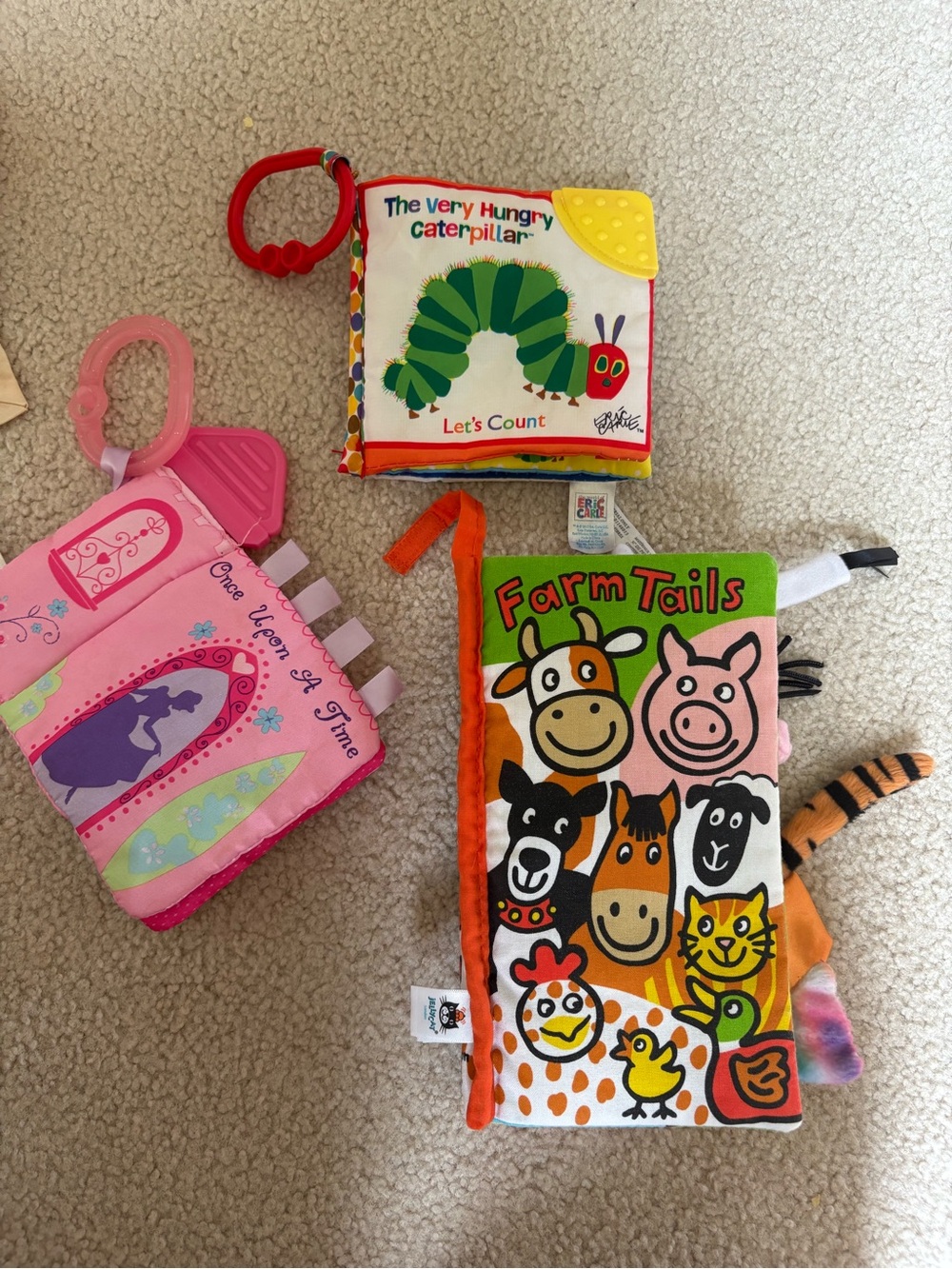 The Very Hungry Caterpillar: Let's Count Soft Cloth Book - Green